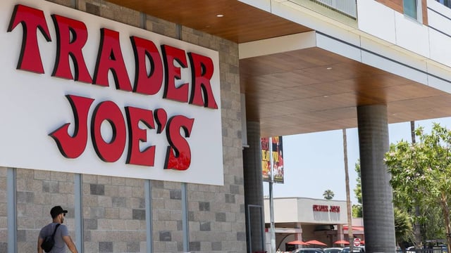 Trader Joe&#39;s is the most popular grocer in the U.S. 