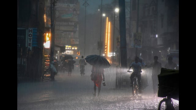 Devotees will no longer be allowed to view the Aarti from boats due to the rising water level. NDRF and PAC teams have been deployed at the ghats for safety. (File Photo)