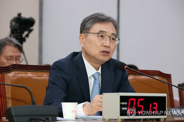 Foreign Minister nominee Cho Hyun answers lawmakers' questions during a parliamentary confirmation hearing at the National Assembly in Seoul on July 17, 2025. (Yonhap) 