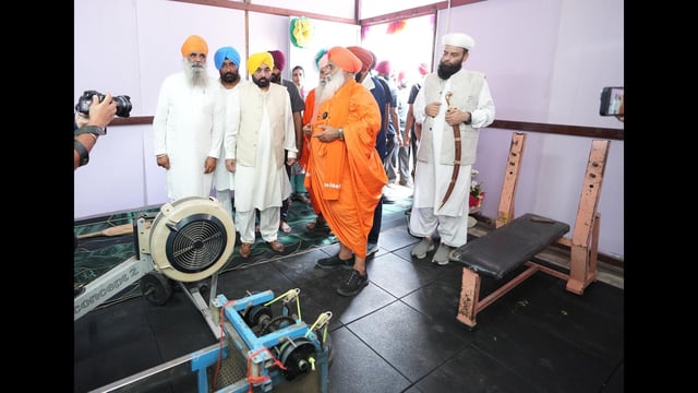 Punjab CM Bhagwant Mann with Rajya Sabha MP and environmentalist Balbir Singh Seechewal at Sultanpur Lodhi in Kapurthala on Wednesday. (HT)