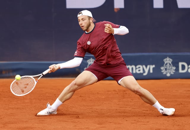 Tennis - ATP 500 - Munich Open - MTTC Iphitos, Munich, Germany - April 18, 2025 Netherlands' Tallon Griekspoor in action during his quarter final match against Germany's Alexander Zverev REUTERS/Michaela Stache/File Photo
