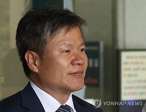 Assistant special counsel Moon Hong-joo leaves the Seoul Central District Prosecutors Office in southern Seoul on June 18, 2025. (Yonhap) 