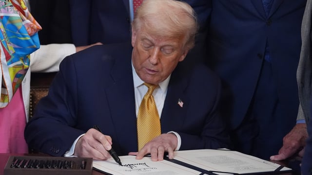 Trump’s Visible Bruises Spark Medical Questions (Credits: AP)