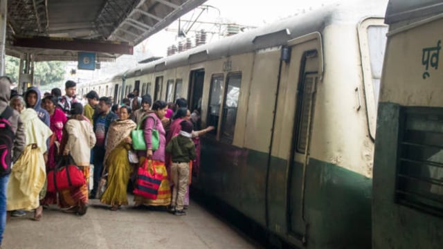 Mumbai local train
