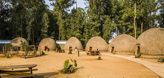 Traditionelle Rundhütten in Eswatini