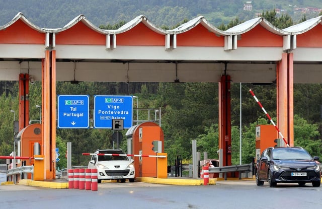 Cabinas de peaje en la autopista AP-9.