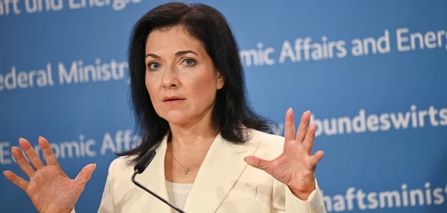 Katherina Reiche, Bundesministerin für Wirtschaft und Energie, bei einer Pressekonferenz