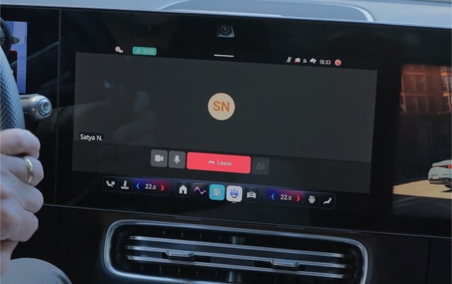 As soon as the car moves, the incoming video feed stops.