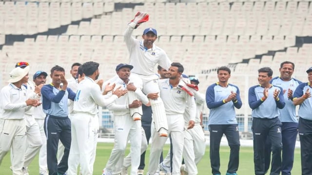 Wriddhiman Saha is being carried away by his Bengal teammates | Image: PTI
