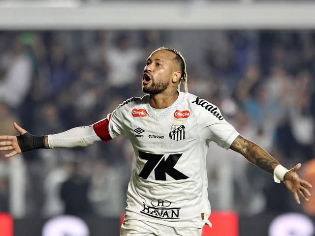 Soccer Football - Brasileiro Championship - Santos v Flamengo - Estadio Urbano Caldeira, Santos, Brazil - July 16, 2025
Santos' Neymar celebrates scoring their first goal REUTERS/Thiago Bernardes