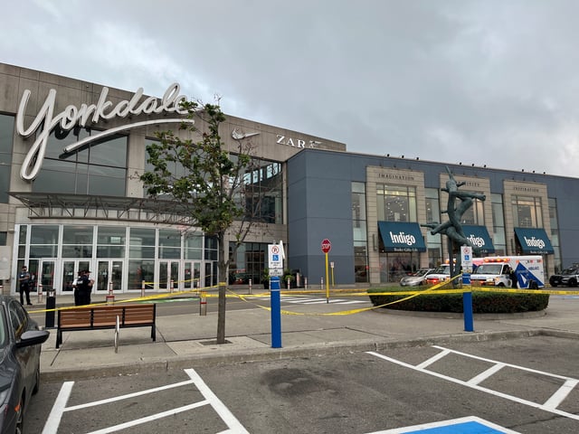 Shooting at Yorkdale Mall has left 1 dead.