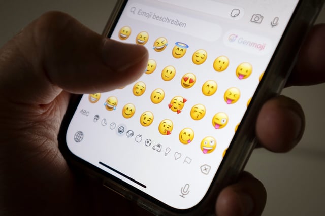 Fast jeder Deutsche benutzt Emojis beim Chatten.