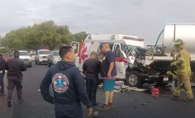Choque entre ambulancia y pipa en la Pátzcuaro-Morelia deja un muerto