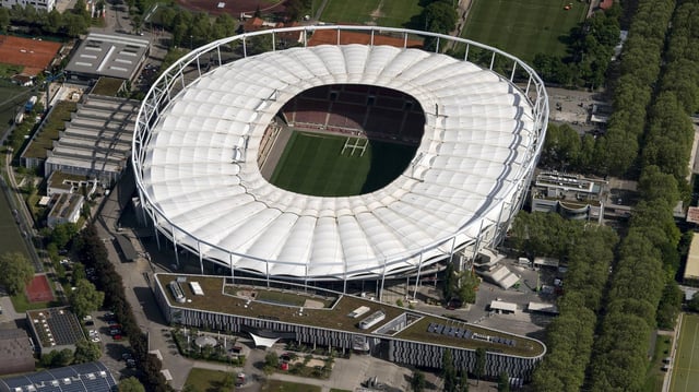 Die Stuttgarter MHP Arena wird bei der kommenden Europameisterschaft einer von vielen Spielorten in Deutschland sein. Damit hat der Fußballtembel bereits Erfahrung. 