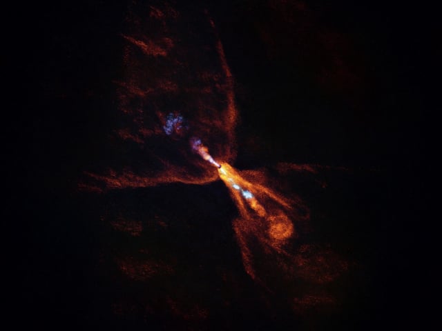 BERLÍN, 17/07/2025.- Un equipo internacional de astrónomos, a través del gran conjunto milimétrico/submilimétrico de Atacama (ALMA), ubicado en ese desierto chileno, y el telescopio espacial James Webb, detectó por primera vez el momento preciso en que los planetas comenzaron a formarse alrededor de una estrella más allá del Sol, según un comunicado difundido este miércoles por el Observatorio Austral Europeo (ESO). EFE/ ESO/L. Calçada/ALMA(ESO/NAOJ/NRA)/SOLO USO EDITORIAL/SOLO DISPONIBLE PARA ILUSTRAR LA NOTICIA QUE ACOMPAÑA (CRÉDITO OBLIGATORIO)