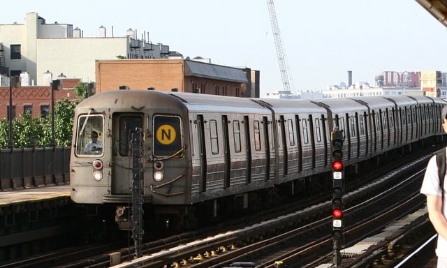Broadway N train station located at 31st Street and Broadway in Astoria, Queens on Monday 09-03-07. (Anthony DelMundo / New York Daily News)