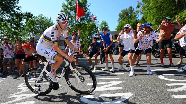 Tadej Pogacar bei der zwölften Etappe der Tour de France