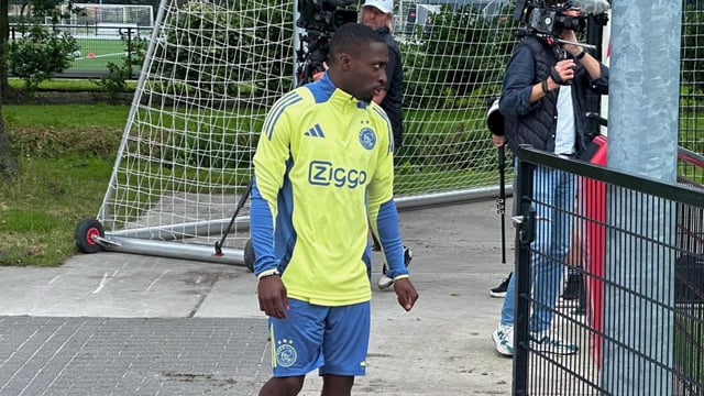 Ajax pakt verlies op Carlos Forbs en verkoopt vleugelaanvaller aan Club Brugge