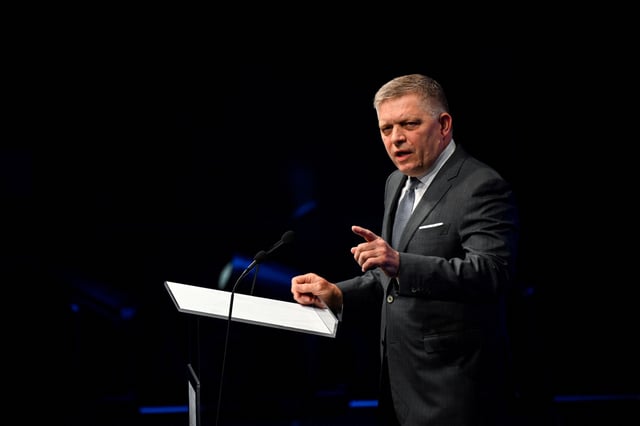 Slovakia's Prime Minister Robert Fico speaks during a SMER-SD party's rally, in Handlova, central Slovakia May 15, 2025.  REUTERS/Radovan Stoklasa/File Photo