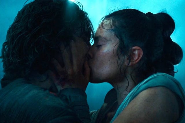 Star Wars Reylo Kiss