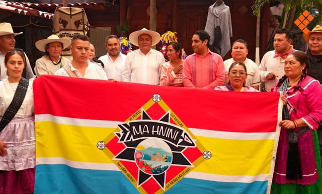 Se fortalece identidad con la bandera otomí: comisionado estatal