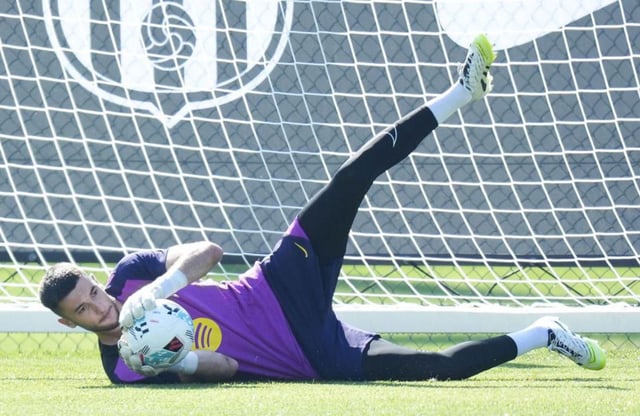 Joan García, durante el entrenamiento de ayer. |  Efe