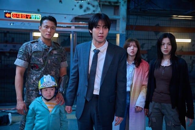 A still, provided by Lotte Entertainment, shows key characters from "Omniscient Reader: The Prophet." (PHOTO NOT FOR SALE) (Yonhap)