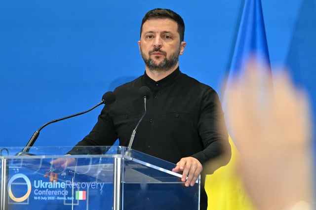 Le président ukrainien Volodymyr Zelensky salue les nouvelles sanctions européennes prises contre la Russie
