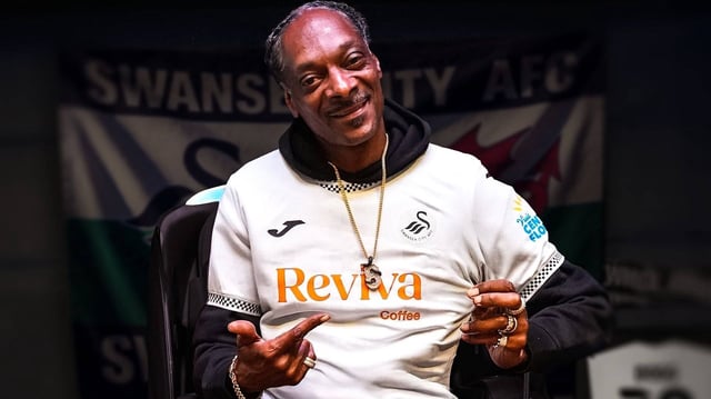 Snoop Dogg Swansea City FC | Image: X/@SwansOfficial