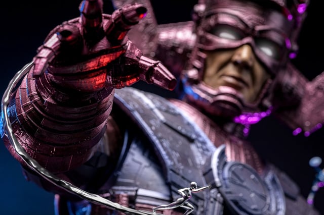 © Hot Toys/ Marvel Studios