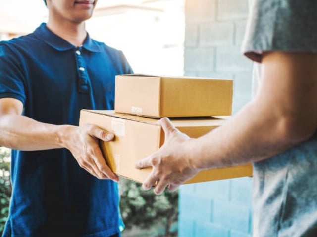 envio de paquetes compras online. Foto: iStock.