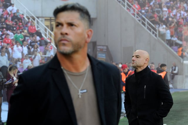 Segio Gómez y Favio Orsi, entrenadores que hicieron historia en Platense ganando el torneo Apertura 2025, pero al mismo tiempo generando una salida poco clara