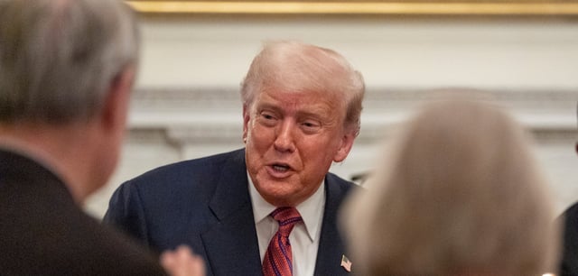 Im Gespräch mit republikanischen Unterstützern: US-Präsident Donald Trump