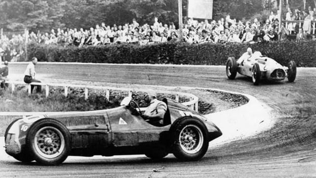 El Alfa Romero 158 de Juan Manuel Fangio se encamina al triunfo en el primer GP de Bélgica de la historia, en un larguísimo Spa Francorchamps.
