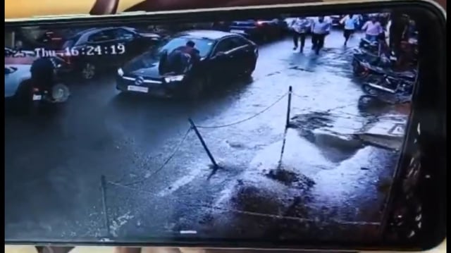 Madhya Pradesh Cop Drags Man on Bonnet of Mercedes for 200 Metres After Argument, Claims He Was On 'VIP Duty'