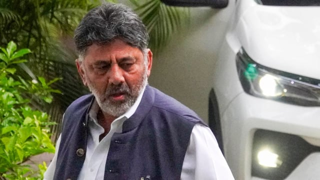 The incident took place in Srirangapatna taluk while Shivakumar was returning to Bengaluru. FILE PHOTO