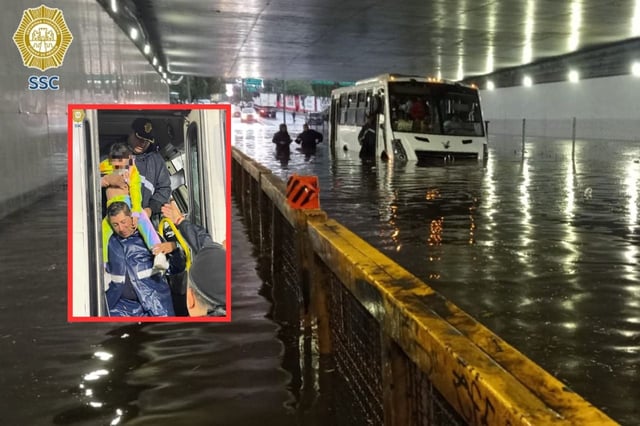 Pasajeros atrapados en un microbús debido a las fuertes lluvias en la Ciudad de México fueron rescatados por las autoridades. Fotos: Secretaría de Seguridad Ciudadana de la Ciudad de México