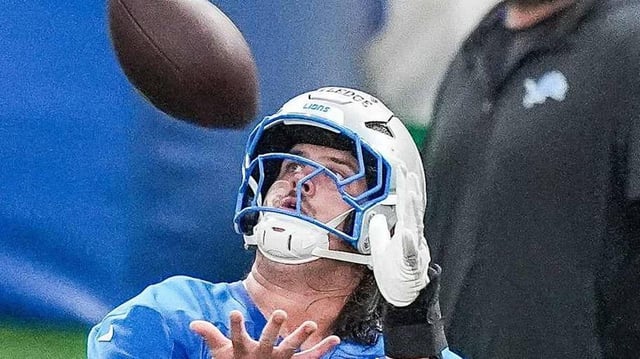 Detroit Lions guard Tate Ratledge (69).