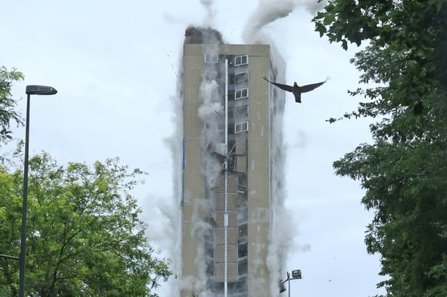 Destruction de la Tour Kennedy par foudroyage à Loos, dans la métropole lilloise,le 20 juillet 2025