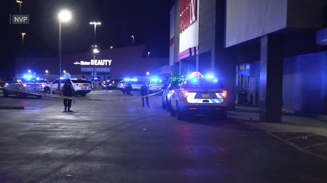 Chicago police investigate a shooting in the parking lot of a shopping center in the Princeton Park neighborhood. Courtesy: NVP 
