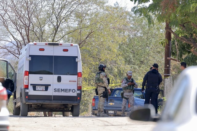 En un comunicado, la Fiscalía de Chihuahua confirmó que las primeras líneas de investigación “indican que hay relación con un tema de custodia familiar y la sustracción de menores, así como de feminicidio y suicidio”.