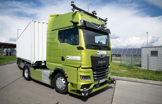 Im Falle eines Angriffs Russlands auf Nato-Gebiet könnten in Deutschland nach Einschätzung des Bundesverbands Güterverkehr und Logistik (BGL) bis zu 400.000 Lkw-Fahrer fehlen und damit eine schwere Versorgungskrise drohen.