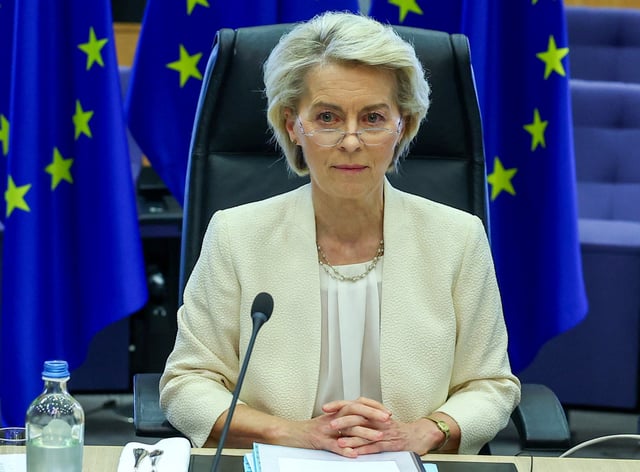 La présidente de la Commission européenne, Ursula von der Leyen, à la réunion du collège des commissaires européens discutant du prochain budget pluriannuel de l’UE à Bruxelles, Belgique, le 16 juillet 2025.
