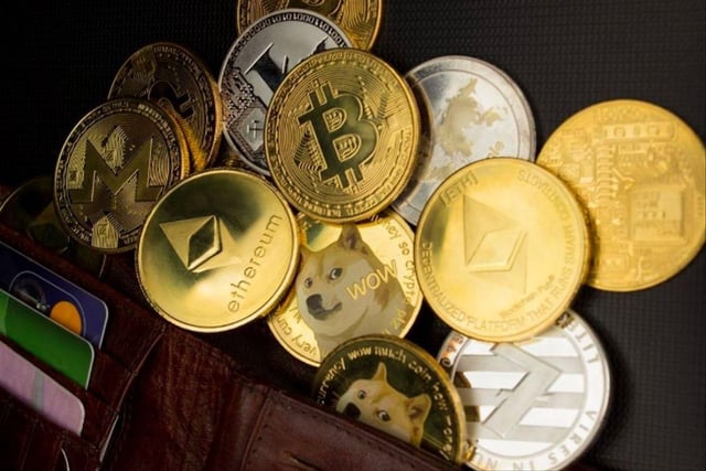 Las criptodivisas forman una suerte de bolsa de valores paralela en la que cada moneda sube y baja de precio en función de la demanda.