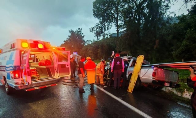 Deja 5 personas heridas 2 accidentes en la Siglo 21