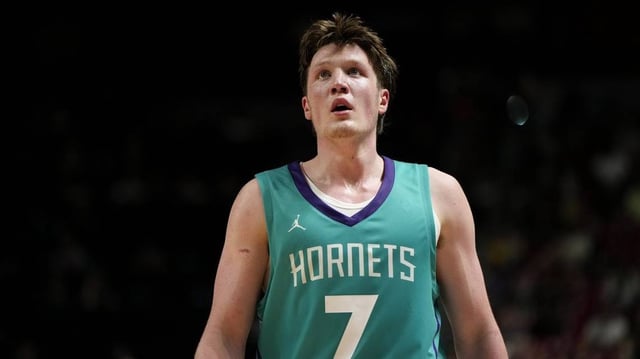 Jul 14, 2025; Las Vegas, NV, USA; Charlotte Hornets guard Kon Knueppel (7) competes against the Dallas Mavericks during the second half of a NBA basketball game at the Thomas & Mack Center. Mandatory Credit: Lucas Peltier-Imagn Images
