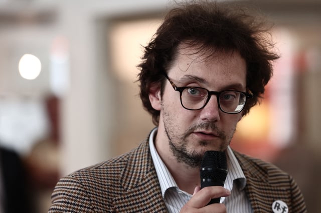 Le directeur général de RSF, Thibaut Bruttin, salue l’entrée en application, le 8 août, d’un article de la loi européenne sur la liberté des médias, qui impose aux États membres des obligations en matière d’indépendance éditoriale et de financement de l’audiovisuel public.