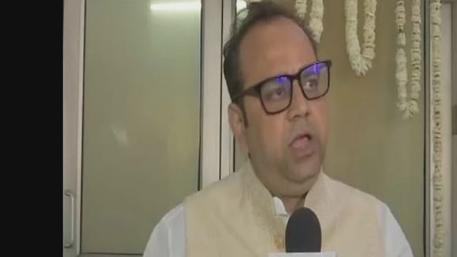 Delhi Health Minister Pankaj Kumar Singh (photo:ANI)