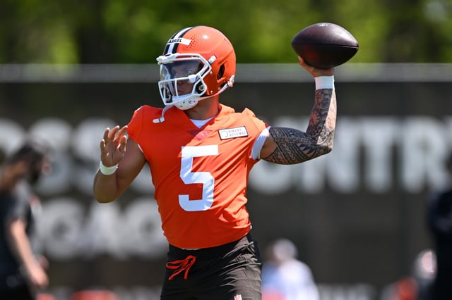 Dillon Gabriel #5 of the Cleveland Browns throws a pass during rookie minicamp at CrossCountry Mortgage Campus on May 10, 2025 in Berea, Ohio.