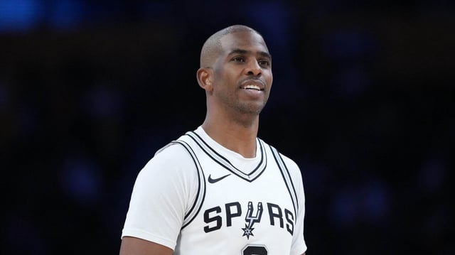 Chris Paul hier noch im Trikot von den San Antonio Spurs